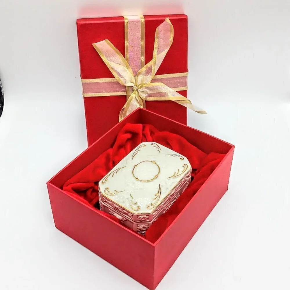 Lenox Ivory 10K Gold Porcelain Covered Trinket Box NIB